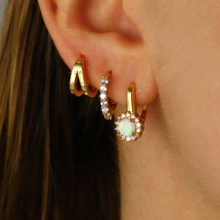 ✨ Újdonságok a kínálatunkban ✨ Bemutatjuk Önöknek az aranyozott ezüst fülbevalóinkat - a luxus és a finom elegancia...